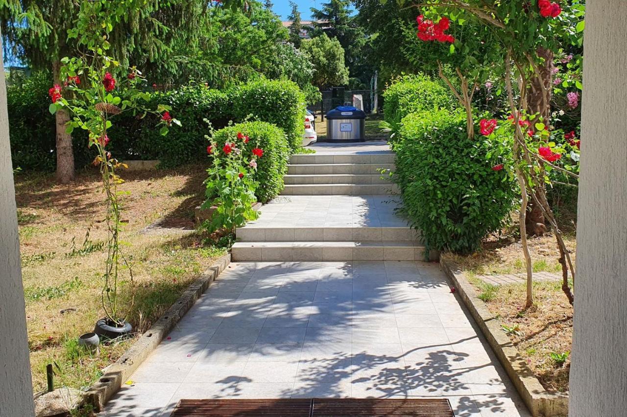 Studio Apartment Ljubica For 2 Persons 150M From The Beach Porec Exterior photo